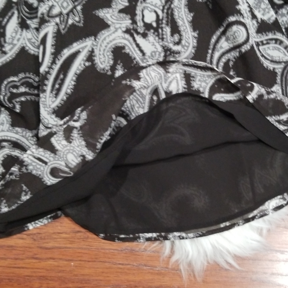 LOFT Belle Sleeve Black Paisley Blouse - Picture 7 of 8